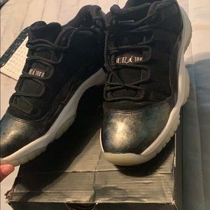 - Jordan 11 lows